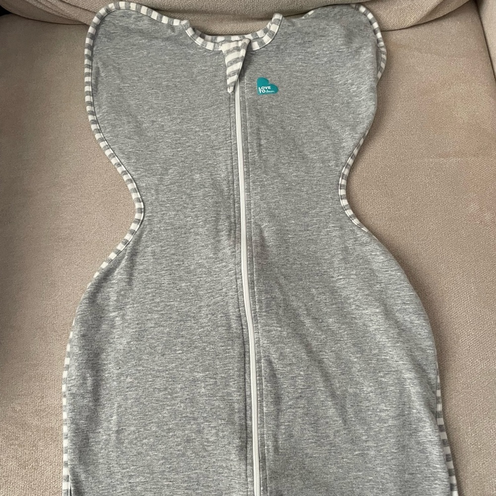 Love To Dream Swaddle - Medium 💤🌟